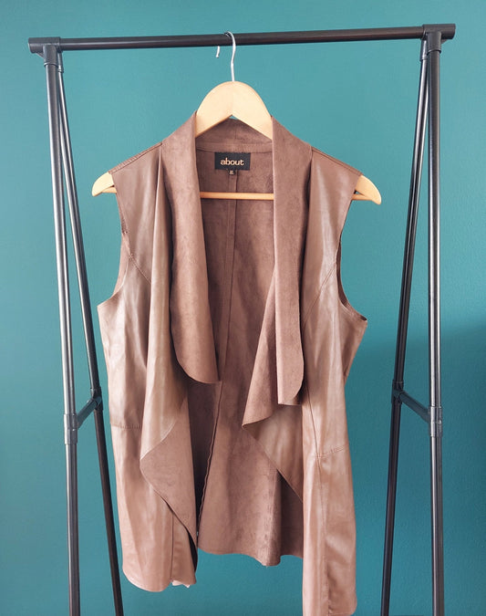 Camel larga y sin mangas