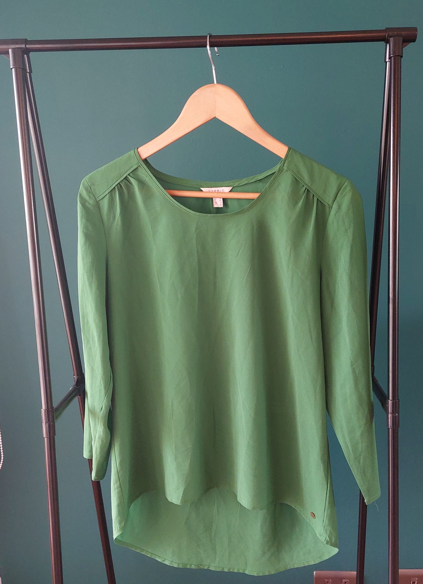 Blusa verde cerrada